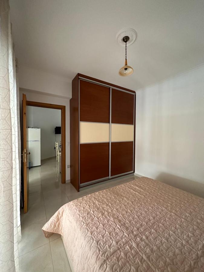 Velis Apartment Sarandë Exterior foto